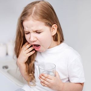 【绝望的主妇】“吃鱼的时候小心被鱼刺卡住喉咙。”