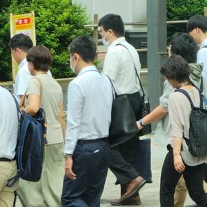 外刊精讲 | “我在日本当社畜，一天仅睡2小时”！东亚第一内卷国，开始摆烂了
