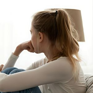 外刊精讲 | 哈佛20万人研究揭开真相：为什么现在年轻人越来越不快乐？