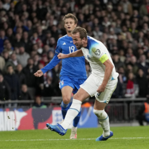 【国家队月报】从赌案风暴到惨痛失利，意大利队命悬一线