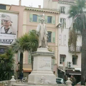 看世界 | 法国戛纳的明星、红毯和朱一龙