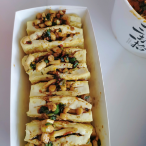 VOL33.每个人的生命中，都会有最艰难的那一年，将人生变得美好而辽阔。