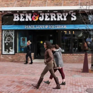 英伟达发布人形机器人通用基础模型；腾讯去年营收超6000亿；雷军发文感叹特斯拉逆势涨价；联合利华集团将裁员7500人