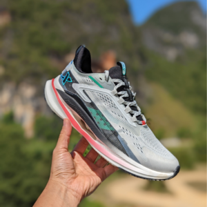 043 - 在农村开车一小时买了一双特步跑鞋