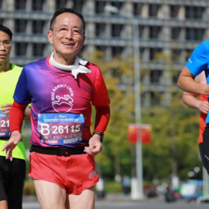 Vol.10 江洋-71岁的跑马“特种兵”的42天4场42.195公里