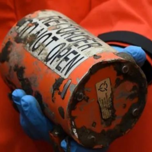 七天来，对这场空难的三个焦点