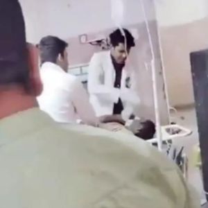 医生治疗时掌掴隐瞒患艾滋男子