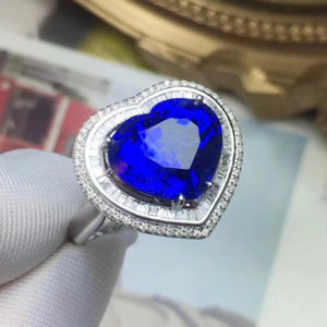 黝帘石是海洋之心？