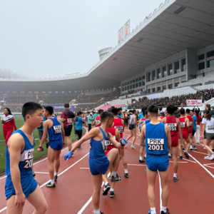 50 两百博主跑马、五万群众助威：平壤国际马拉松的魔幻与现实