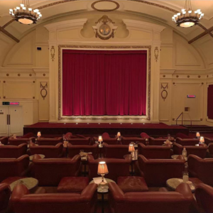 围炉夜话 | 春回影院，新片盘点，在泰坦尼克号上开点宇宙玩笑！