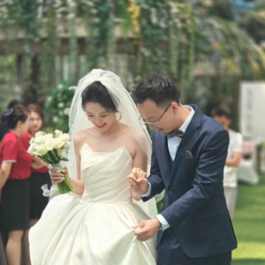 Vol.13 一场婚礼的AB面：A面是朋友披星戴月的祝福