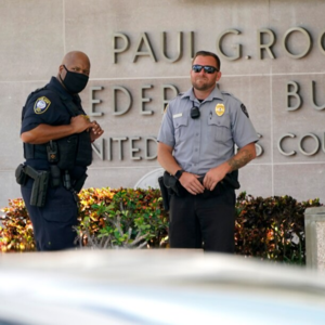 FBI搜索令申请部分内容公开,美司法部办案靠泄密【一周外媒解读】