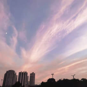 未来播客《正在皮脸》的小安排，后面不知道给你的是惊喜还是惊吓。