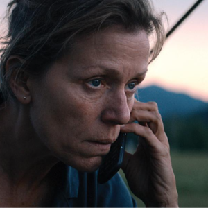 温暖的【三块广告牌】：一位丧女母亲的凄凉和坚毅