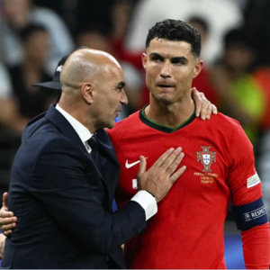Roberto Martínez竟然唱葡萄牙国歌