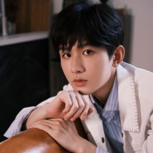 27岁大龄追星怎么了，高低我得见成毅一面！