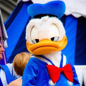 045. 若你是怪人，其实我很美