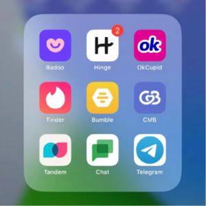 >008< 向左划还是向右划？你永远划不掉 Dating App 里的那些坑