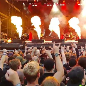 想看场痛快的金属演出