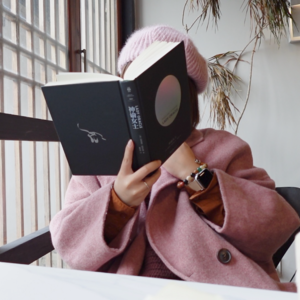 她们也许在每天生活里克服了障碍，却从未翻越大山