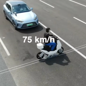 股价暴跌没发生，但资本市场在等李斌和何小鹏的一个交待？