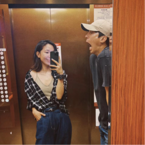 我问张婉婷为什么没离婚,她说因为「战斗有效」