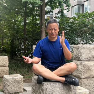 辛德勇在快樂新時代之一