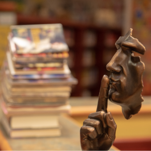 我言论自不自由，凭什么要参考别人的标准？