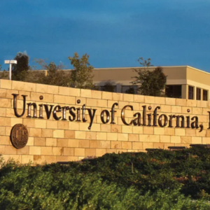 135届广交会首批货物到港;B站出政策扶持暂无变现能力UP主;直击今年消费电子展;多数中国学生的留学预算低于60万元