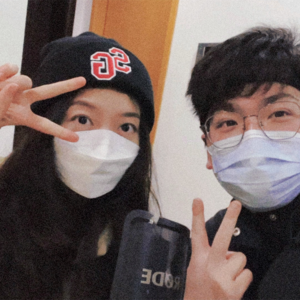 12.报告大家：我今年过得还可以（吗）