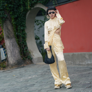 玩社交软件、爱蹦迪、异性朋友多：专访“坏女孩”YUKI | 螈龙猹话会 007