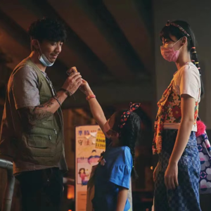 上天不是常常看见我们—《窄路微尘》