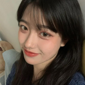 女朋友说我不会接吻，她前男友都会吻得她腿软