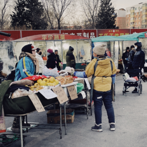 和东北早市比起来菜市场不值一提了