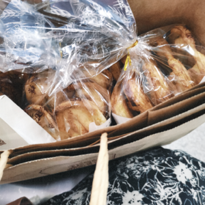 VOL70.上海白噪音：在国际饭店排队将近4小时，只为买蝴蝶酥。