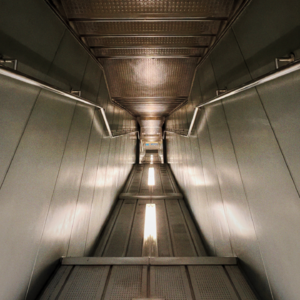 15. 我们生活得，有尊严吗？