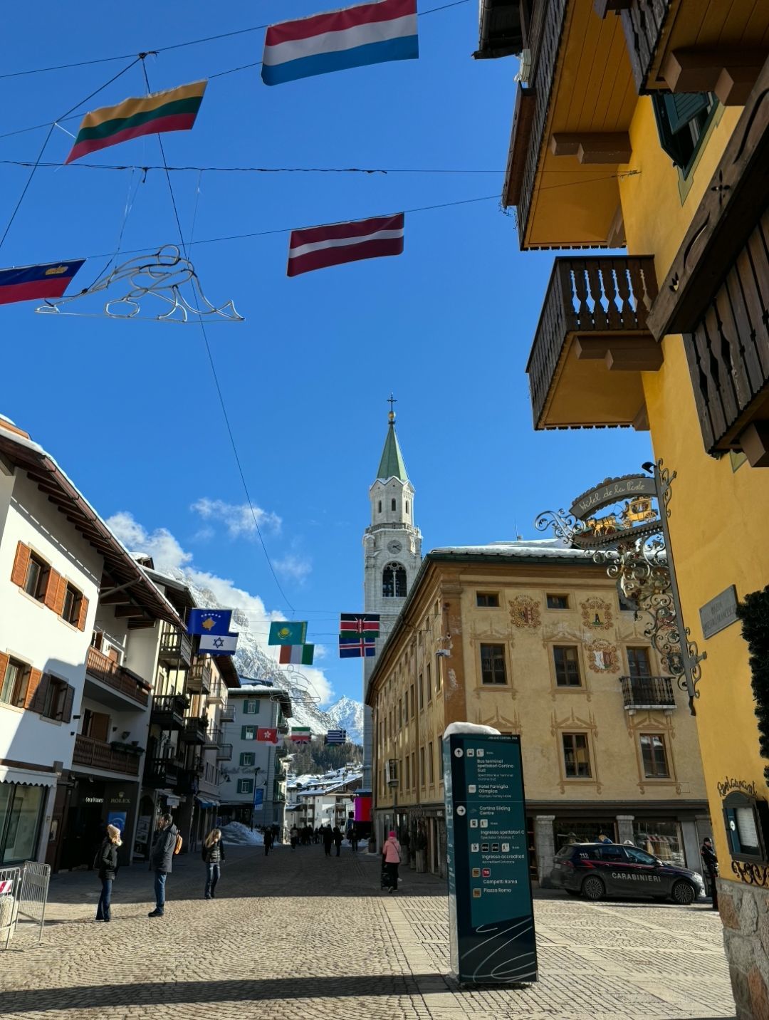 2026冬奥会前夕的科尔蒂纳小镇  摄影 沉白白