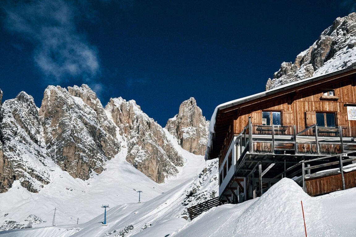 山屋（Rifugio）是登山者与滑雪者休息用餐的设施。  摄影 沉白白