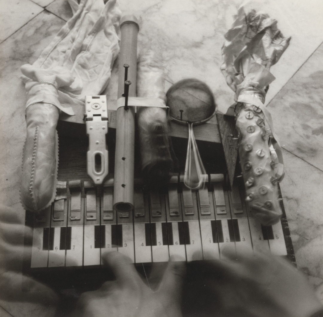 白南准（Nam Jun Paik）的「精制玩具钢琴（Prepared Toy Pianos, 1963）」